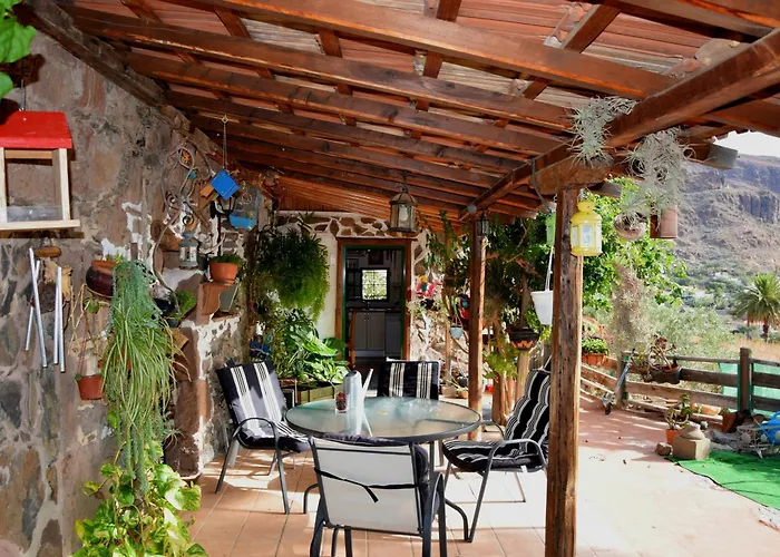 La Casa De Pinos * Temisas