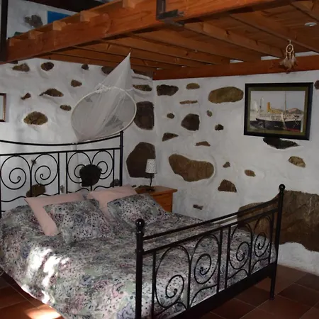 La Casa De Pinos * Temisas