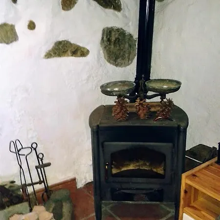 La Casa De Pinos * Temisas
