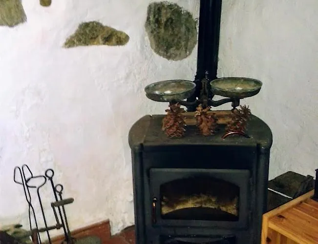La Casa De Pinos * Temisas
